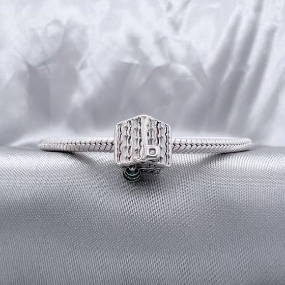 Pandora Christmas Gingerbread House Charm - Picture 2 of 5